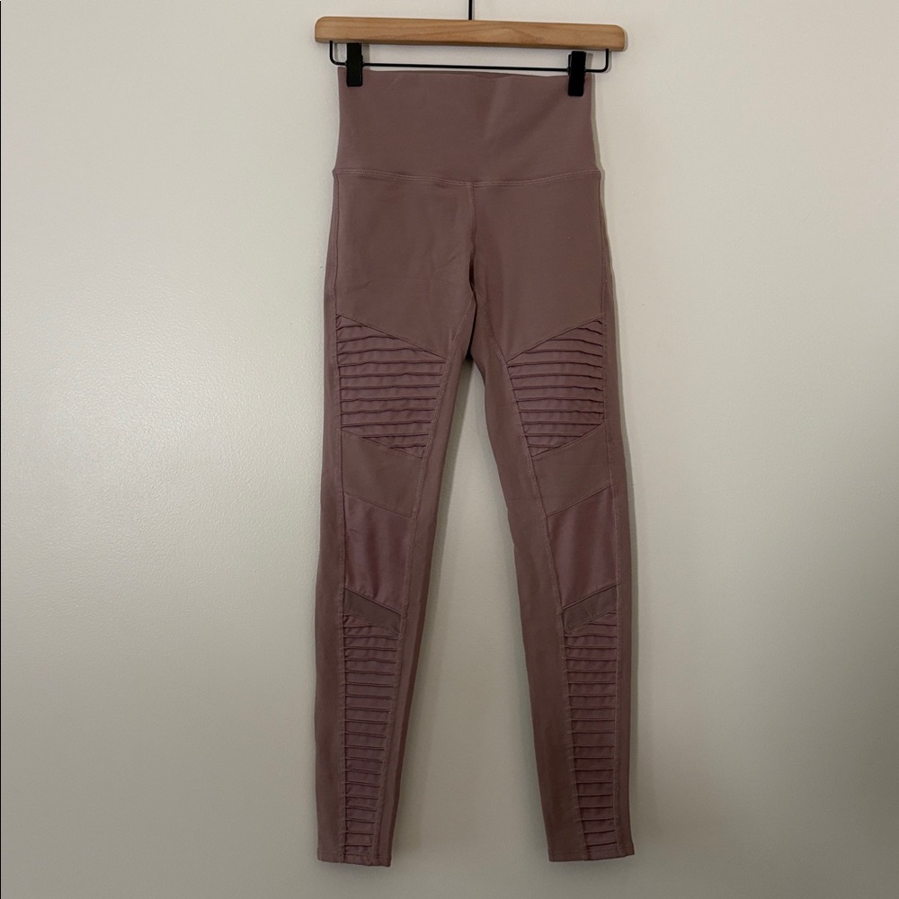 Alo Yoga High-Waist Moto Leggings Ribbed Mesh Paneling Mauve Size Small - Picture 3 of 11